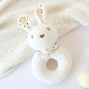 KIOKIDS SONAJERO PELUCHE CONEJO 15cm