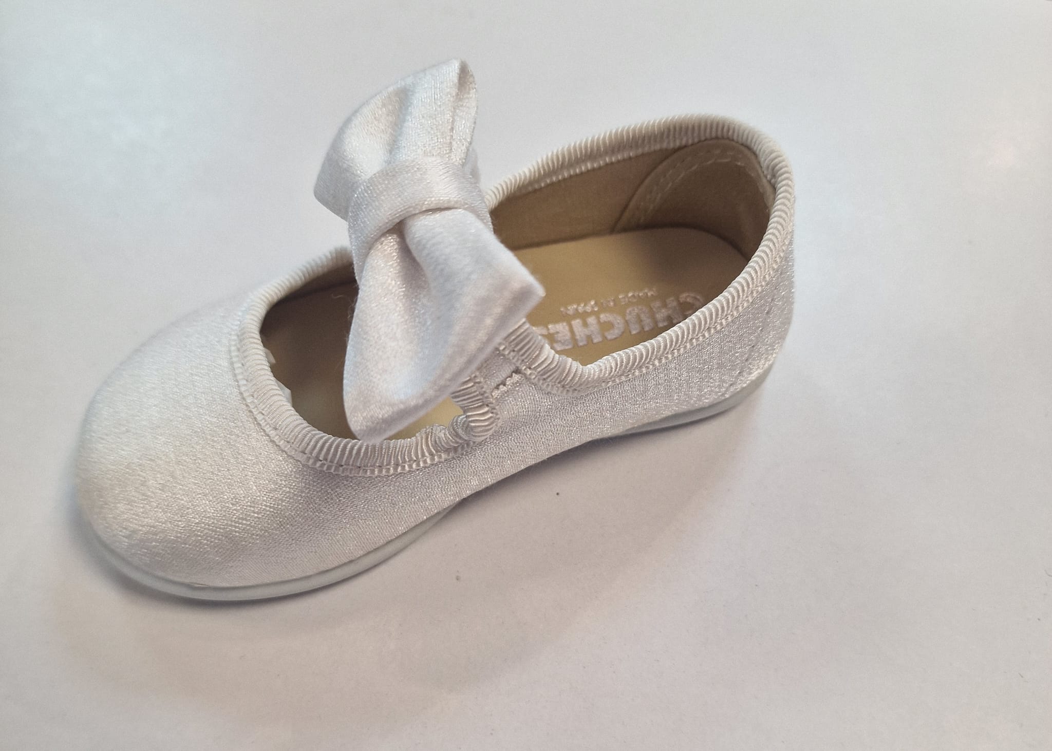 Mercedita lino brillo blanca Royale detalle lazo - Imagen 3