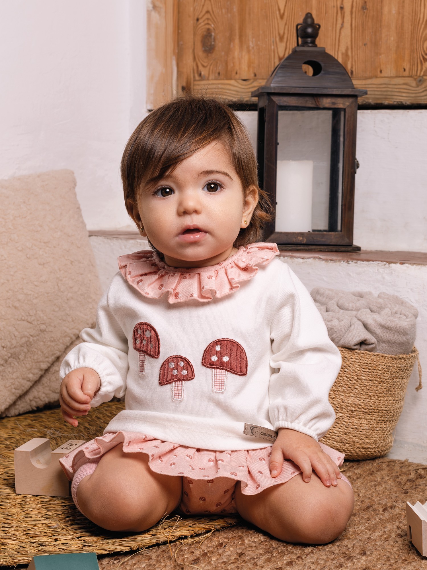 Conjunto bebe Calamaro blusa blanca cuello volante rosa setas bordadas braguita rosa estampado setas algodon 3 meses