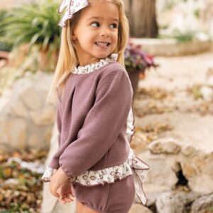 Conjunto pololo bebe Calamaro Meira punto acanalado rosa empolvado blusa cuello volante estampado flores granate blanco pololo 1 mes