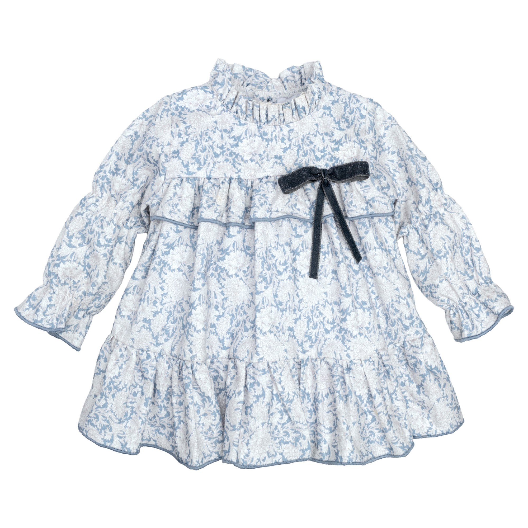 Vestido nina Calamaro Naron blanco roto estampado floral vegetal azul blanco cuello alto volantes lazo terciopelo azul oscuro falda volantes ribete azul mangas abullonada Vestido nina Calamaro Naron blanco roto estampado floral vegetal azul blanco cuello alto volantes lazo terciopelo azul oscuro falda volantes ribete azul mangas abullonada