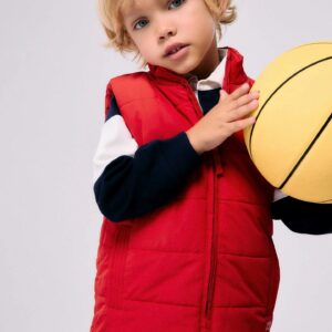 Chaleco niño acolchado rojo forro polar bolsillos cremallera estampado ZY poliéster reciclado.