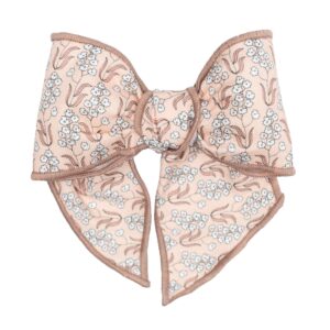 Lazo pelo nina flores blancas ramitas marrones ribete marron rosa empolvado complemento conjunto pololo vestido Calamaro
