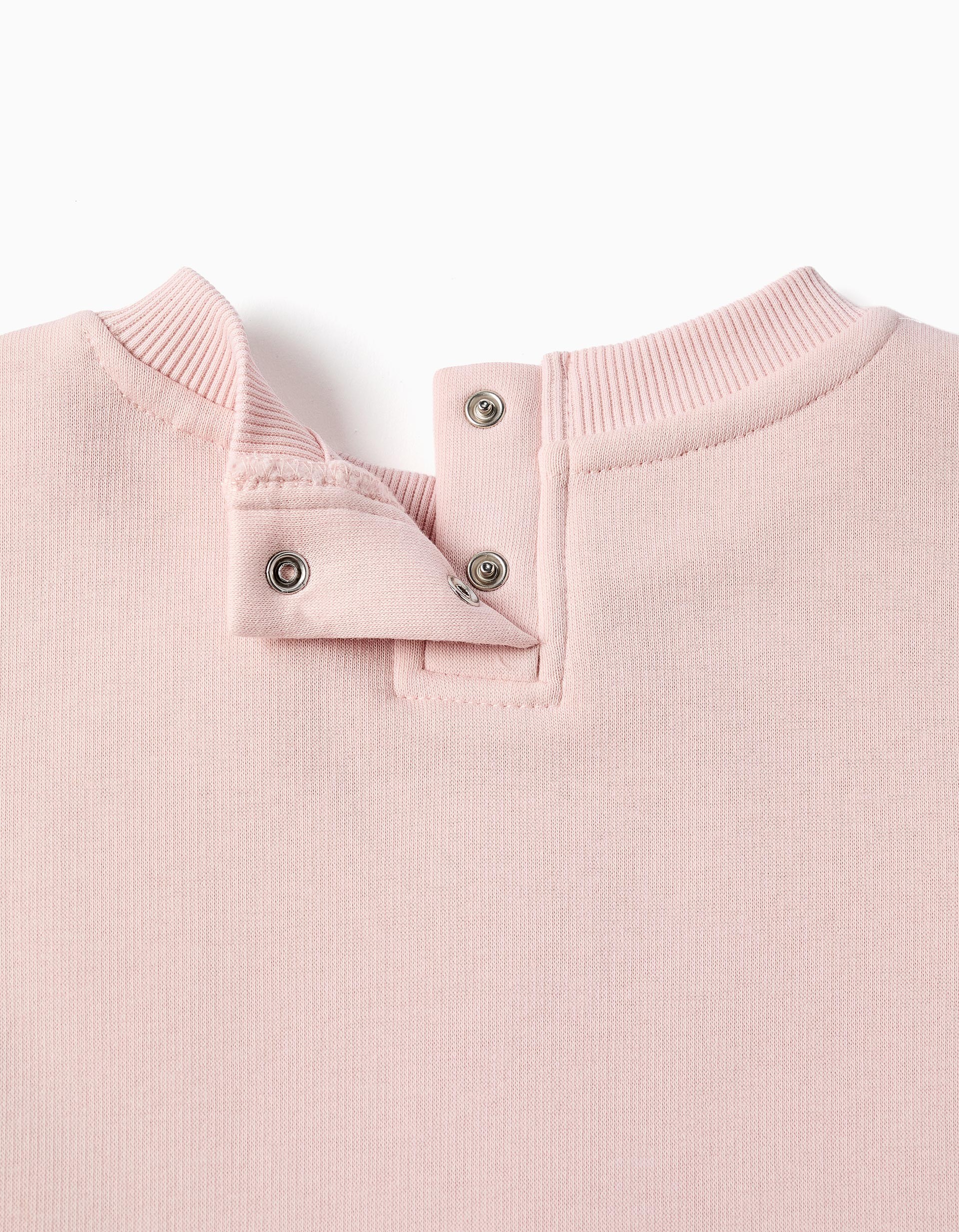 Sudadera bebé niña rosa empolvado rosa claro cuello redondo bordado tres flores rojas azules volante bajo acanalado botones presión espalda mangas largas abullonadas puños acanalados Zippy