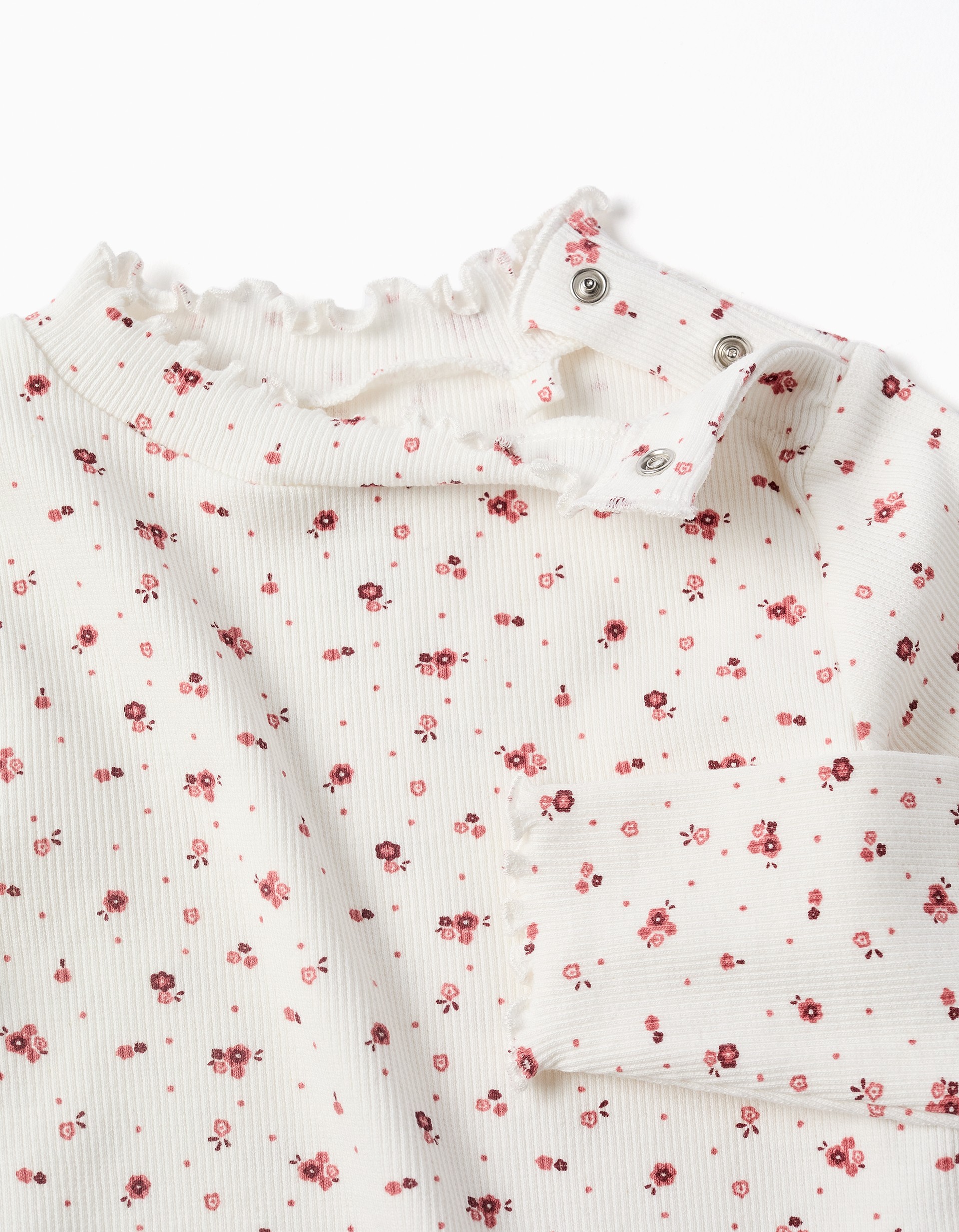 Camiseta bebé niña manga larga blanco roto crudo estampado floral flores rosas rojas punto canalé cuello alto volantes abertura hombro botones presión puños volantes, zippy