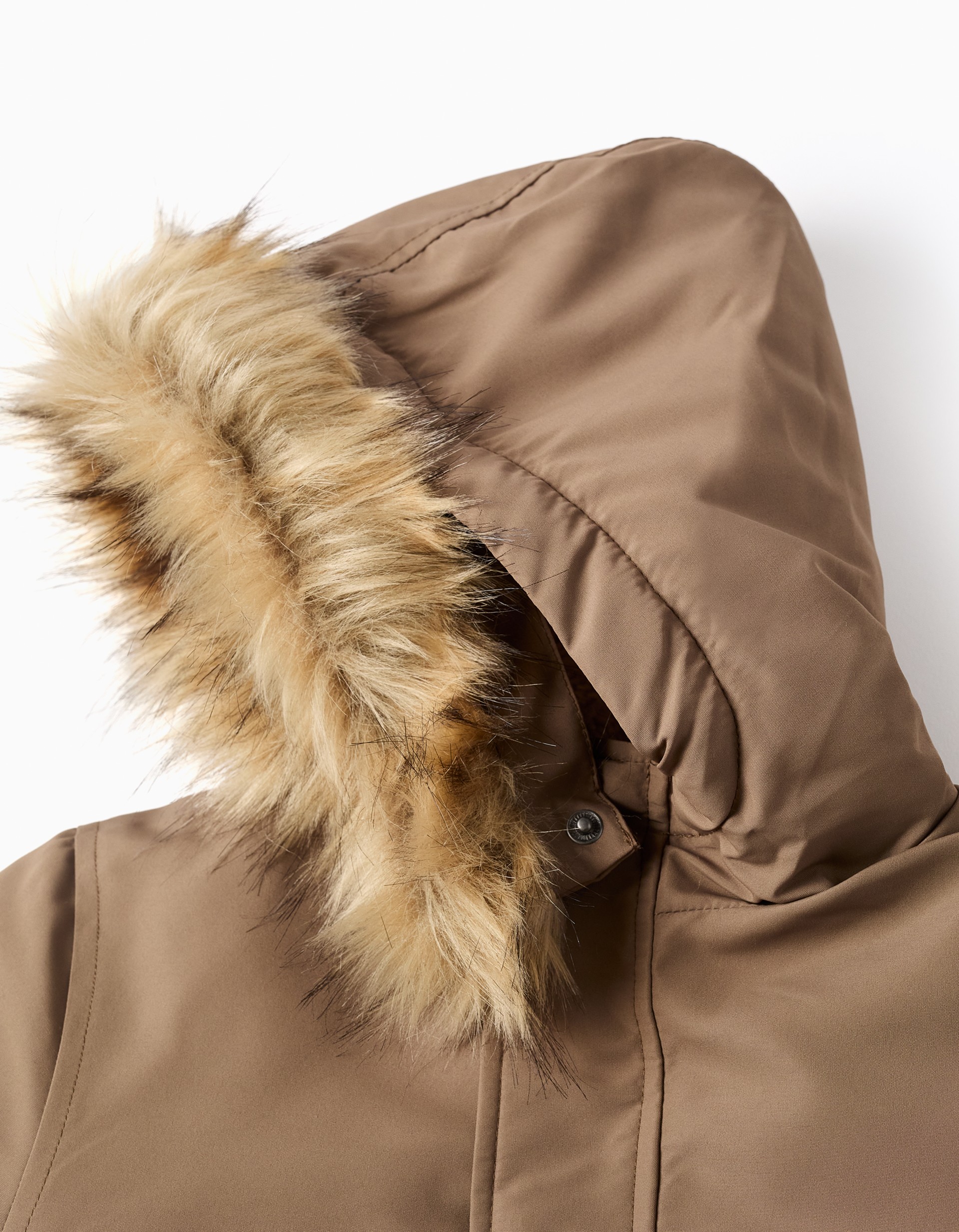 Abrigo niño ZY Collection camel marrón claro acolchado capucha forro borreguito pelo sintético desmontable cremallera botones bolsillos puños acanalados