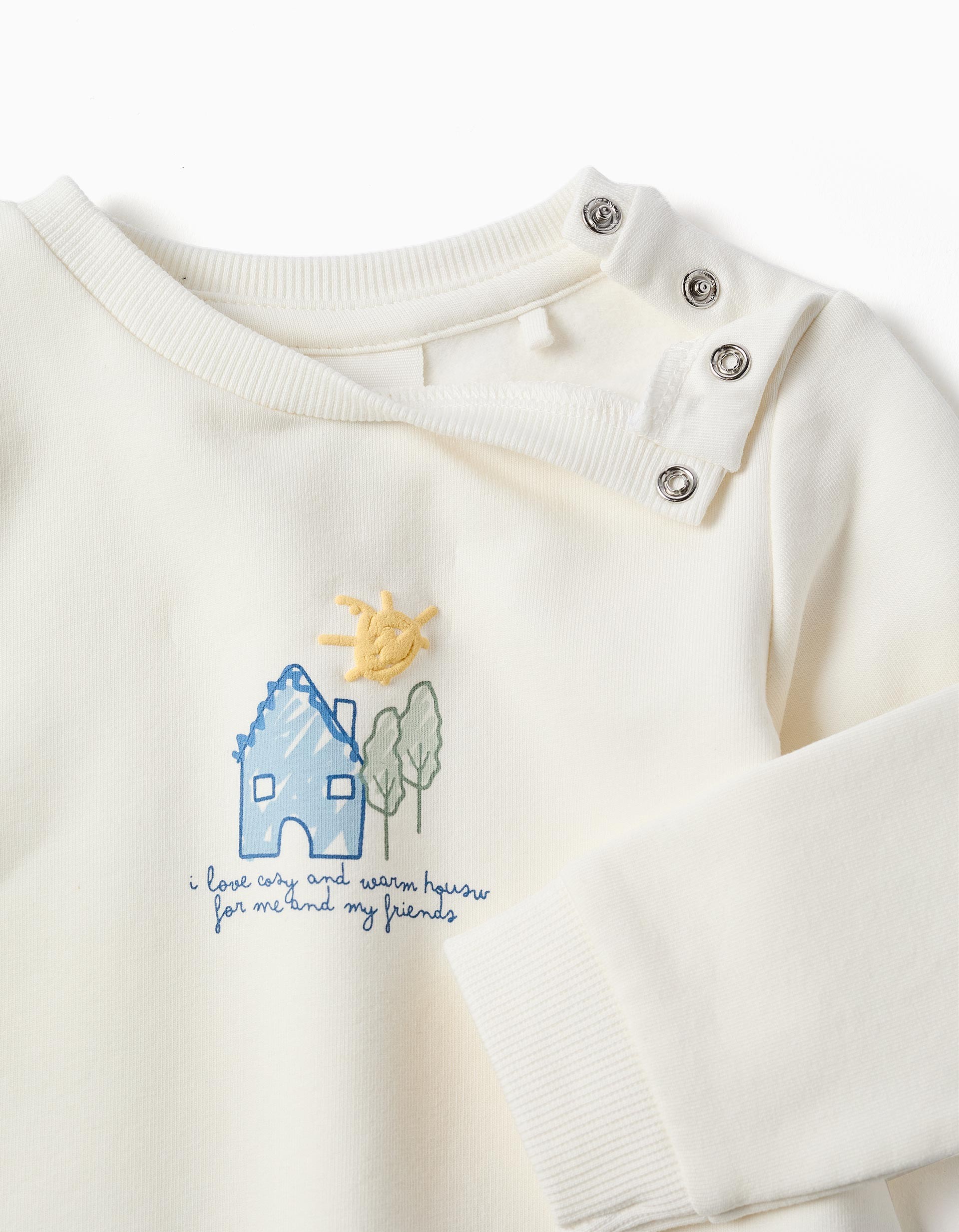 Camiseta sudadera bebé niño manga larga blanco roto crudo estampado bordado casita azul sol amarillo árboles verdes texto i love cozy and warm house for me and my friends automáticos hombro cuello puños bajo acanalados, zippy