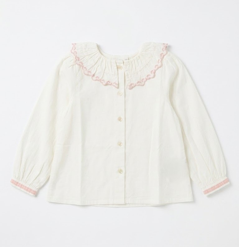 Blusa niña blanco roto cuello volante fruncido bordado rosa manga larga botones frontales