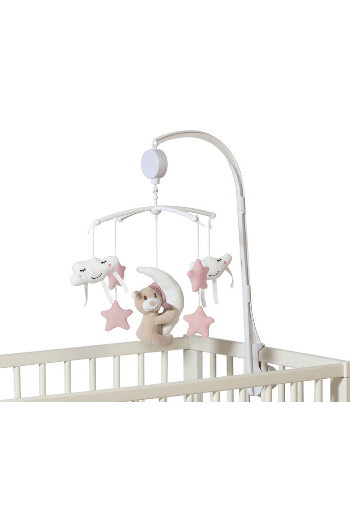 Móvil musical cuna bebé Kiokids osito peluche beige luna blanca nubes blancas estrellas rosas gotas rosas estructura blanca plástico mecanismo cuerda 65cm altura caja regalo cartón ventana.
