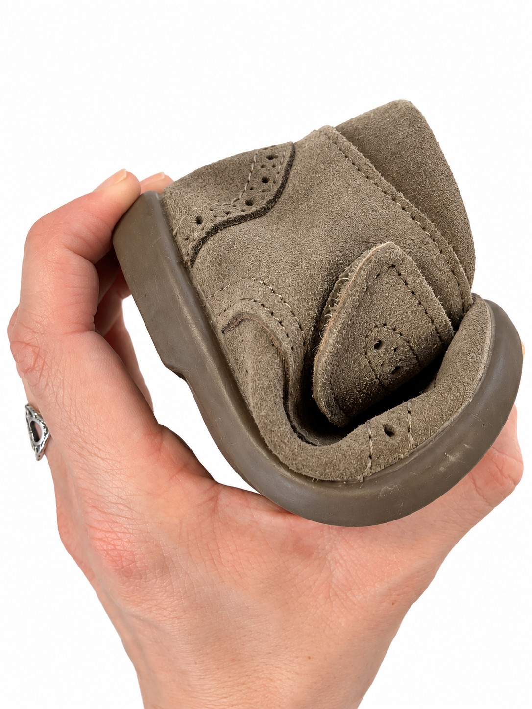 Botas De Serraje Picado Taupe - Imagen 3