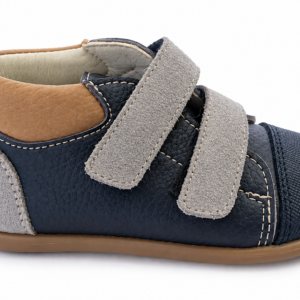 Botin barefoot bebé Andanines bicolor azul marino y beige claro nay kobe con dijon na piel suave puntera texturizada doble velcro cuello acolchado suela ultra flexible goma marrón claro zero drop puntera ancha plantilla extraíble tirador trasero MADE IN SPAIN.