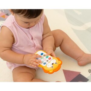 Teléfono musical juguete bebé Kiokids león naranja amarillo melena botones colores interactivo 20 melodías 40 sonidos regulador volumen +6 meses ABS TPR pilas AAA 14cm alto caja regalo 19x12x4cm.