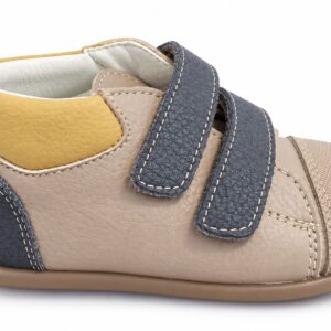 Botin barefoot bebé Andanines bicolor azul marinonay kobe con beige piel suave puntera texturizada doble velcro cuello acolchado suela ultra flexible goma marrón claro zero drop puntera ancha plantilla extraíble tirador trasero MADE IN SPAIN.